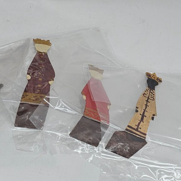 Handcrafted Metal Nativity Scene Set With Box Thin Sheet Metal Christmas Decor - Picture 10 of 11